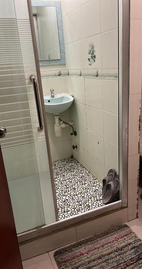 New Hoover Hostel Гонконг Экстерьер фото