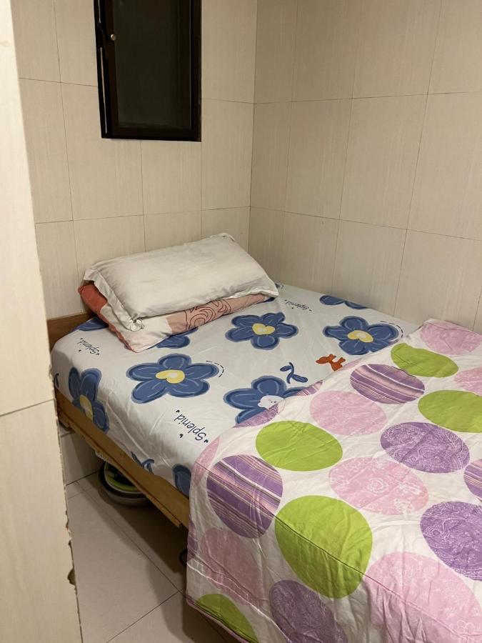 New Hoover Hostel Гонконг Экстерьер фото