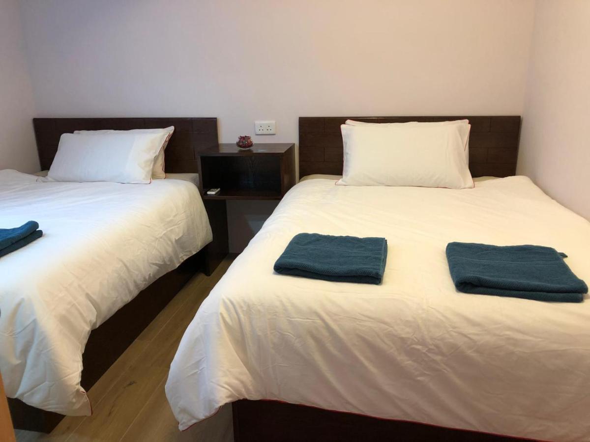 New Hoover Hostel Гонконг Экстерьер фото