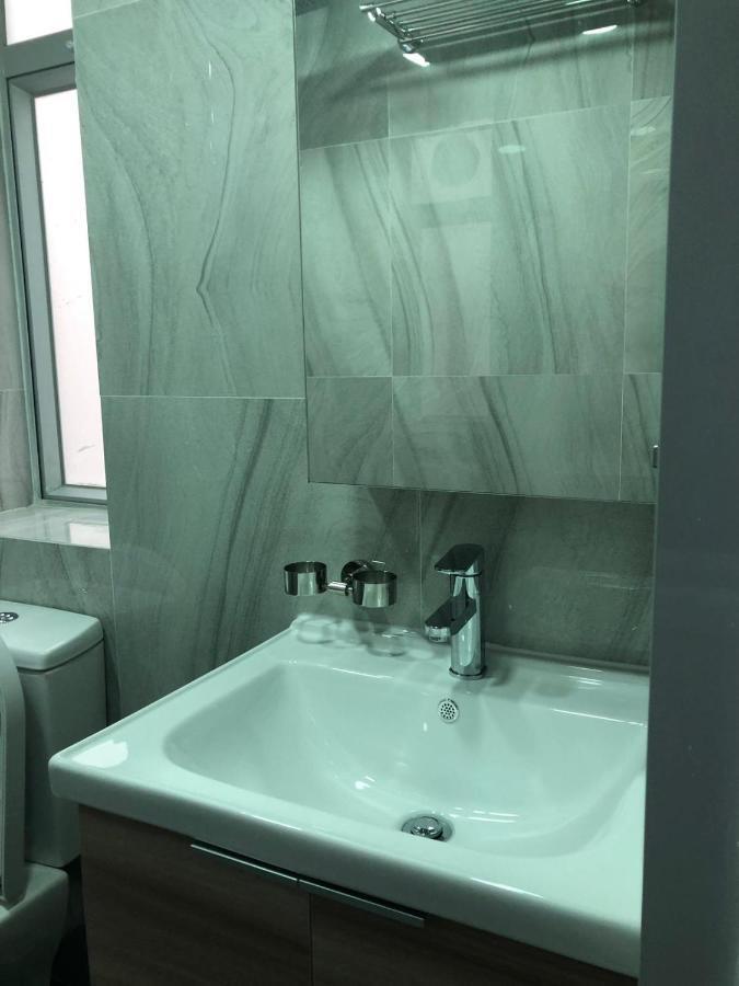 New Hoover Hostel Гонконг Экстерьер фото